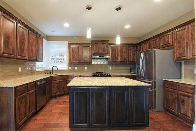 Foto del edificio - 3 Bedroom, 2.5 Bath Home + Office in South Richland