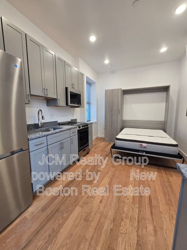 Photo - 165 Hawthorne St Apartment