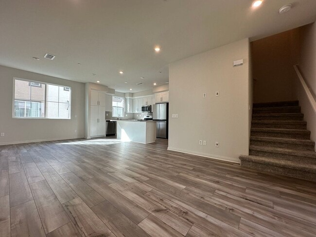 Building Photo - 2 BEDROOM HOME FOR LEASING IN Pomona