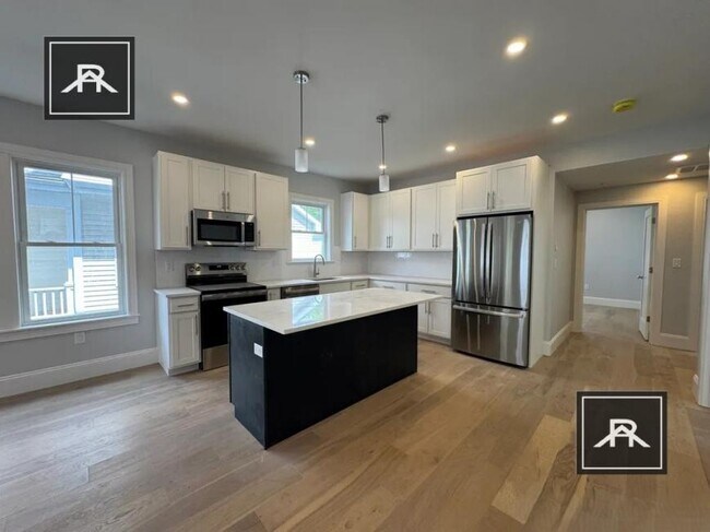 Building Photo - 3 bedroom in Brighton MA 02135
