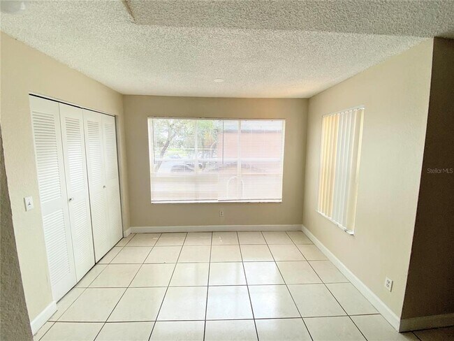 Foto del edificio - 5737 GATLIN Ave