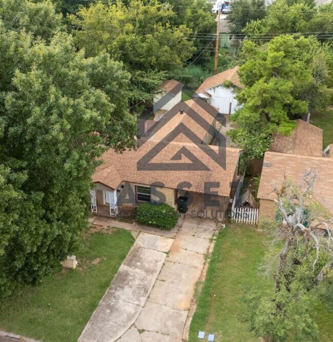 Foto del edificio - 316 E Harmon Dr