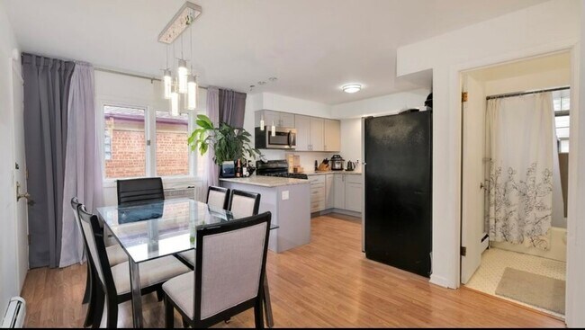 Foto del edificio - 6555 W Belmont Ave