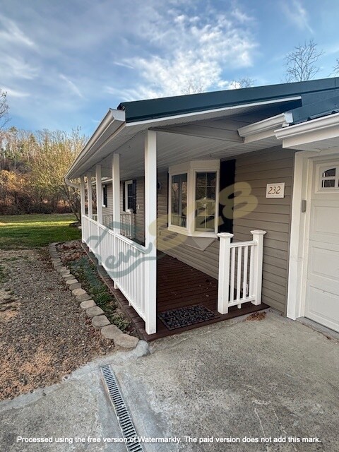 Building Photo - 232 Cedar Creek Dr