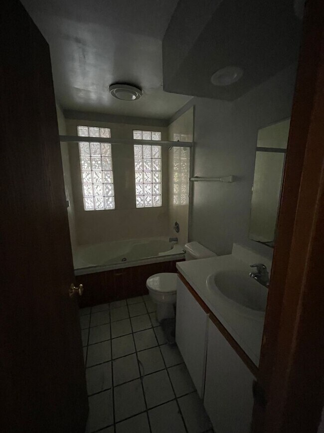 Foto del edificio - OSU North Campus 5 bedroom 2 bath apartment