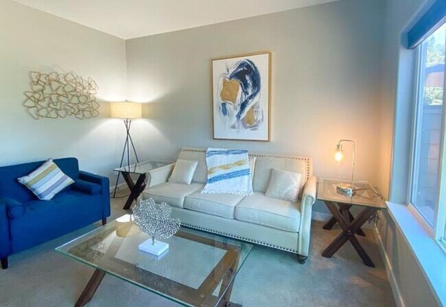 Foto del edificio - Resort Style Living - Fully Furnished Shor...