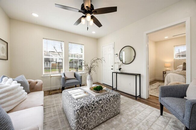 Foto del edificio - 1435 N Durham Dr
