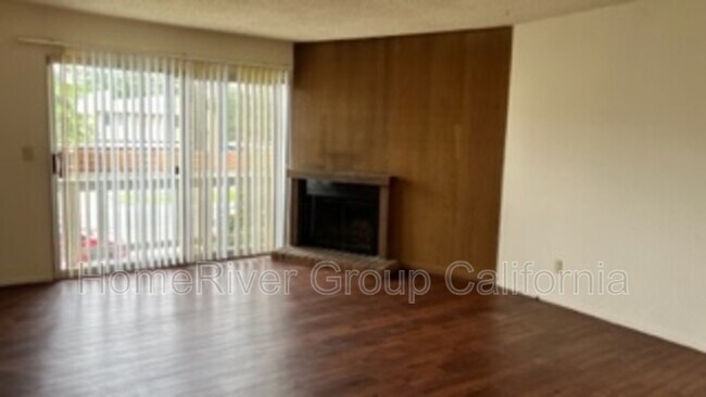 Foto del edificio - 1233 Dealynn St