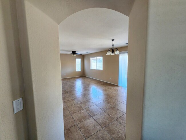 Foto del edificio - BUCKEYE SONORAN VISTA 4 Bed 2.5 Bath