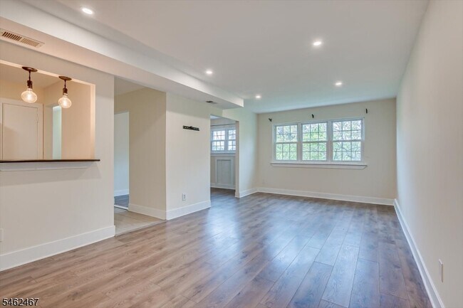 Building Photo - 60 College Dr
