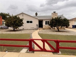 Building Photo - 832 W Granada Ct