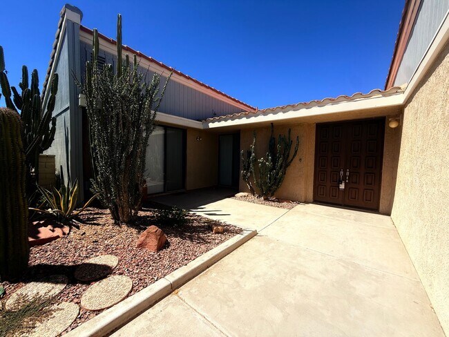 Foto del edificio - AVAILABLE NOW!  3 Bedroom 3 Bath Home in R...