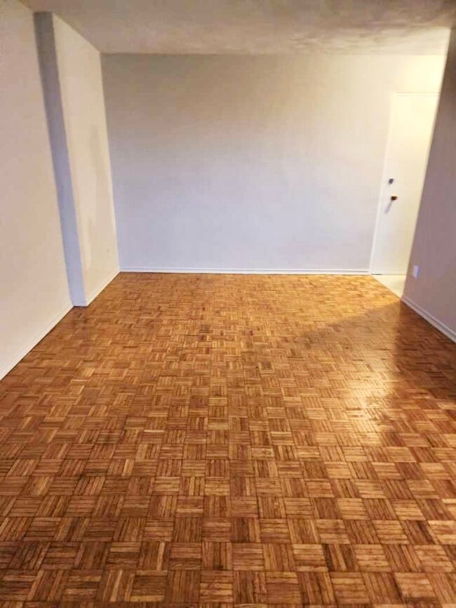 Building Photo - 186 Edinburgh Rd S