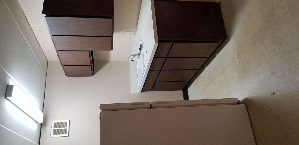 Foto principal - 1 bedroom in Akron OH 44304