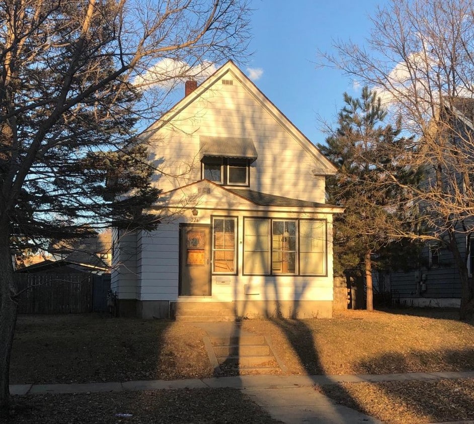 Primary Photo - 226 15th ave s