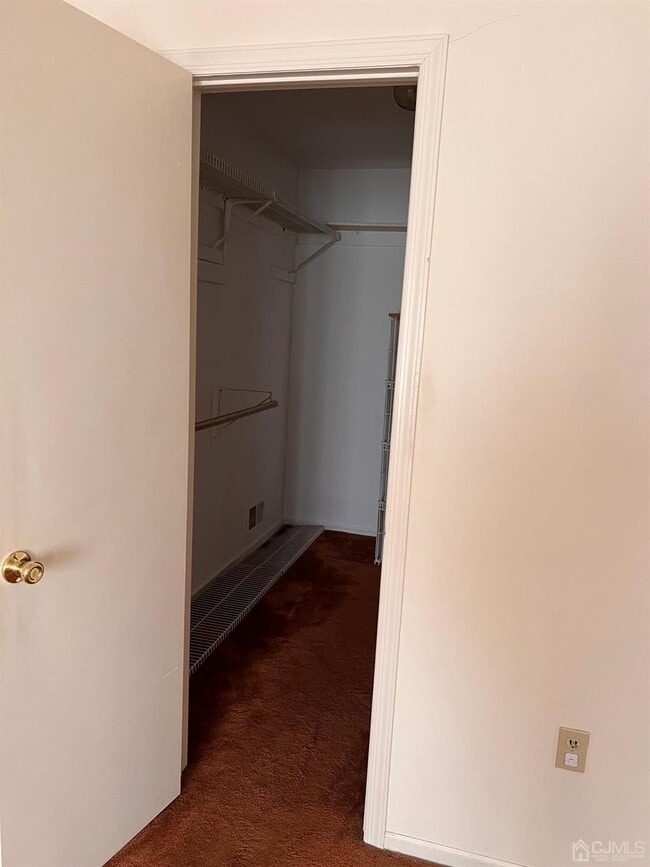 Building Photo - 55 Riverbend Dr