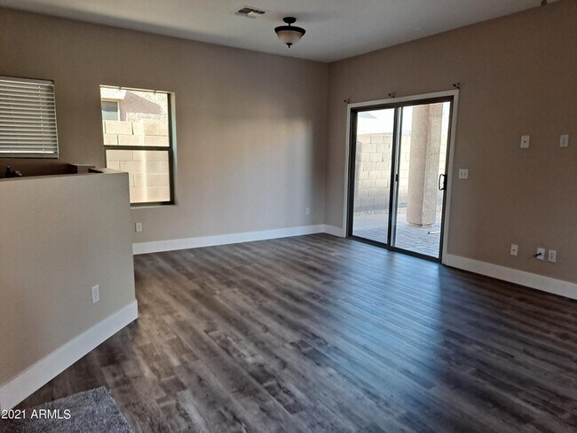 Foto del edificio - 9533 N 82nd Ave