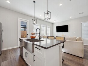 Building Photo - 8411 Berry Brush Ln