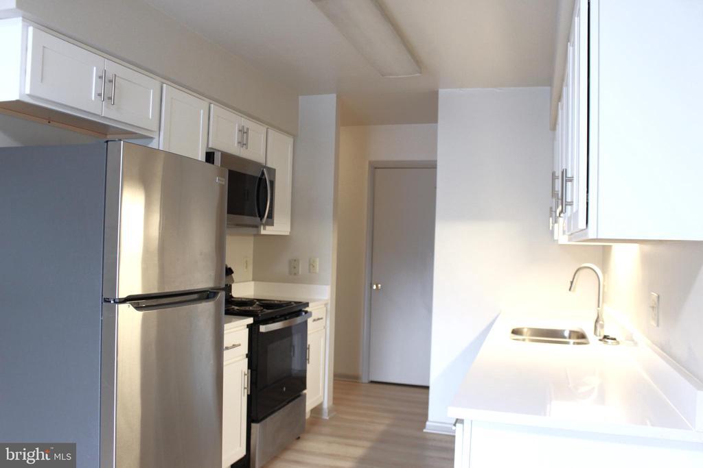Foto principal - 45 Eisenhower Dr