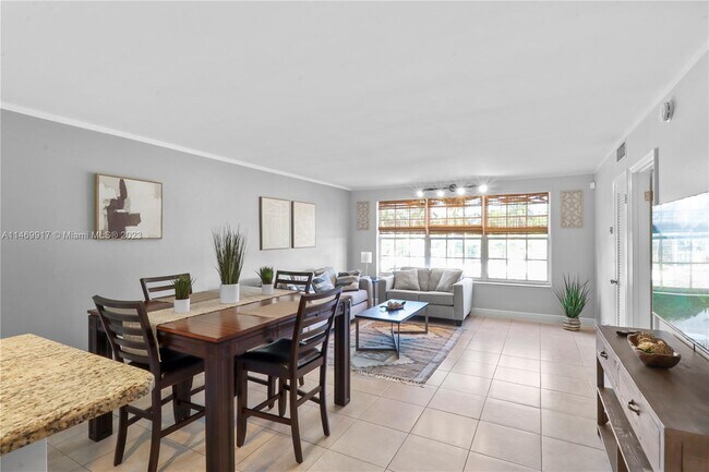 Foto del edificio - 2420 SE 17th St