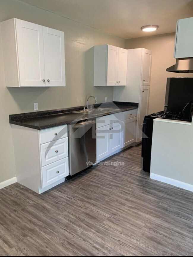 Foto del edificio - 207 E Hurd St