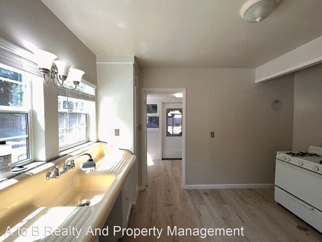 Foto del edificio - 2 br, 1 bath House - 715 S. 10th Street