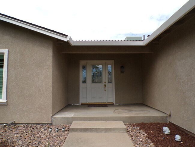Foto del edificio - 3 bedroom 2 Barh Home Close to Vintage Faire Mall