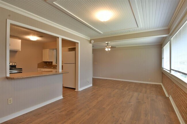 Building Photo - 1506 Wyandotte Ln
