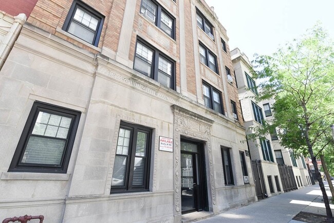 Building Photo - 511 W Belmont Ave