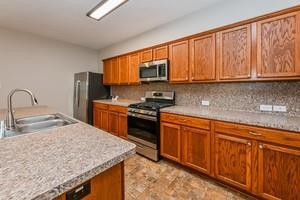 Foto del edificio - 7022 Hazelnut Ln