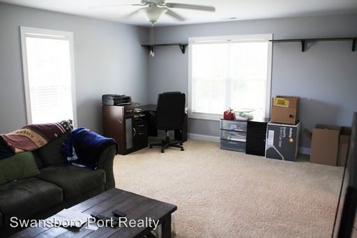 Building Photo - 125 Beagle Dr
