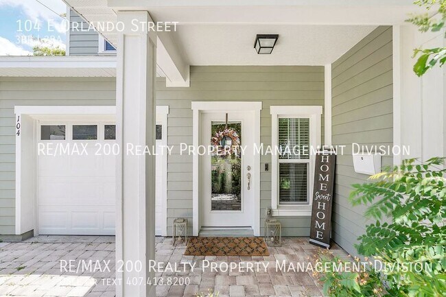 Building Photo - College Park Townhome