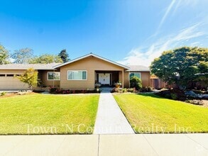 Building Photo - 22369 Ferdinand Ct