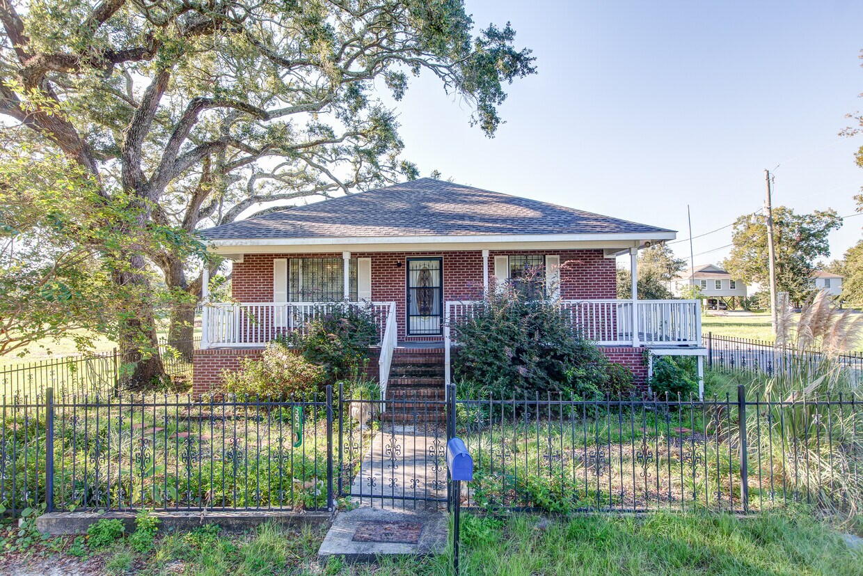 399 Shell St, Biloxi, MS 39530 House Rental in Biloxi, MS