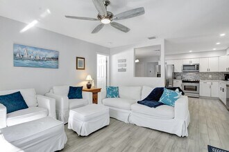 Building Photo - 2374 Poinciana Dr