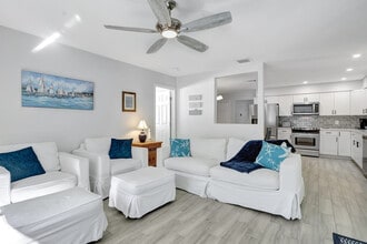 Building Photo - 2374 Poinciana Dr