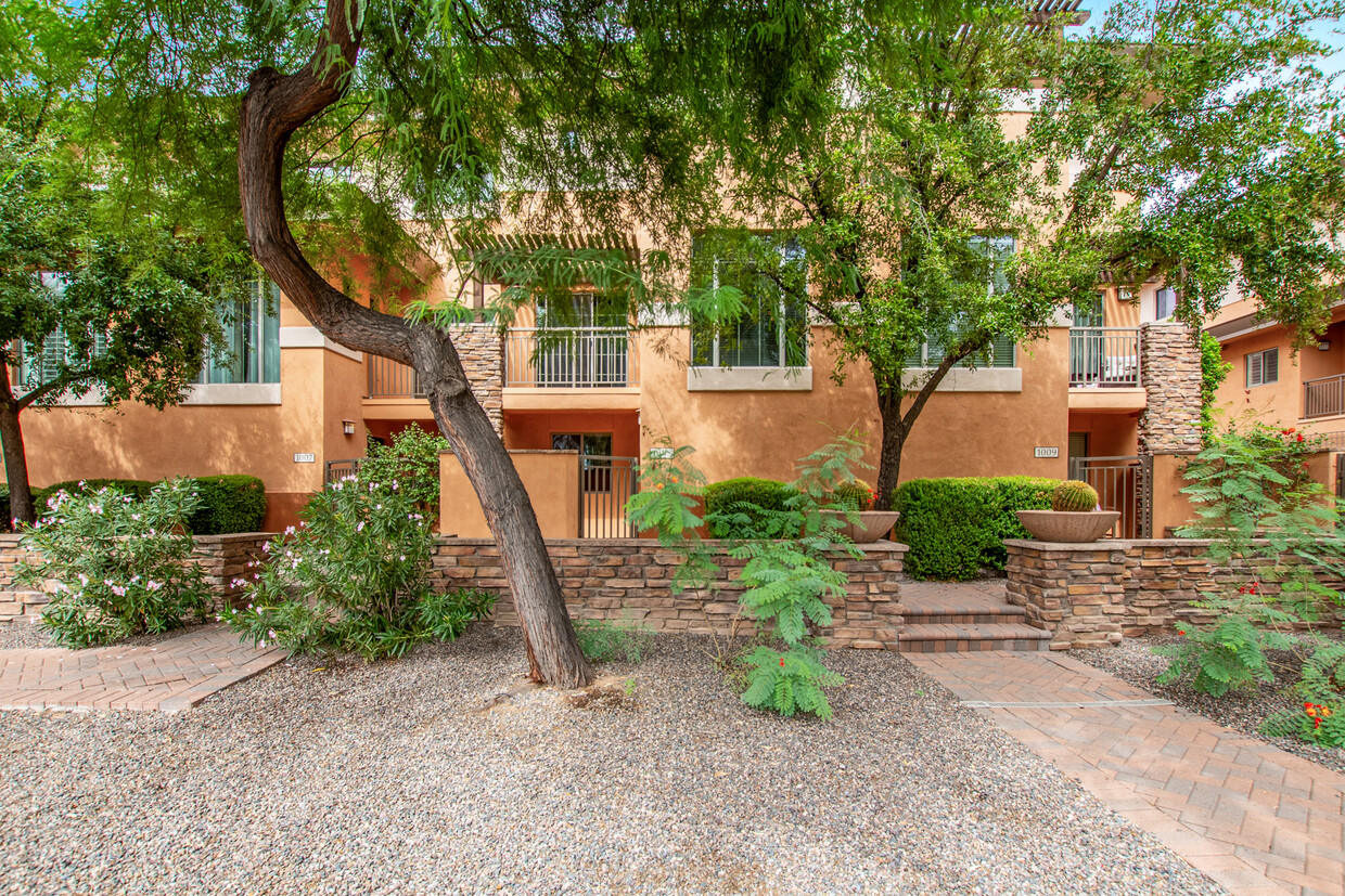 Foto principal - 6940 E Cochise Rd