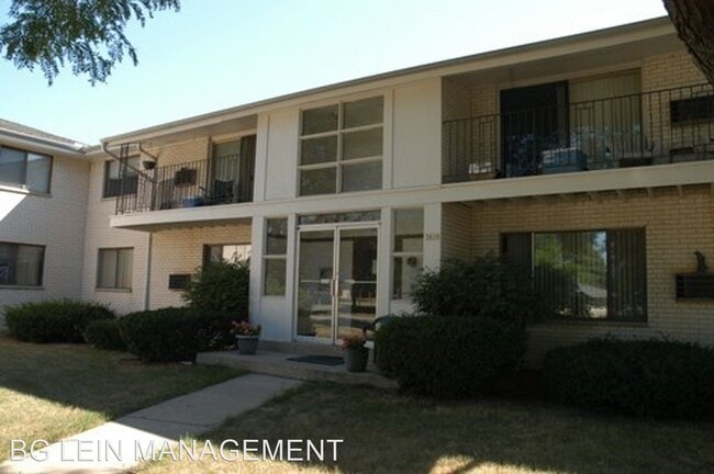 Building Photo - 3800-3840 S 84th St