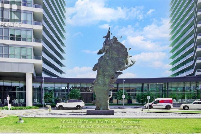 Building Photo - 115-3115 McMahon Dr