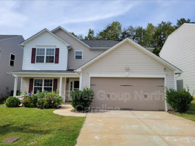 Building Photo - 700 Hadley Dr