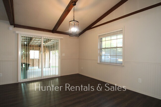 Building Photo - Won't Last!