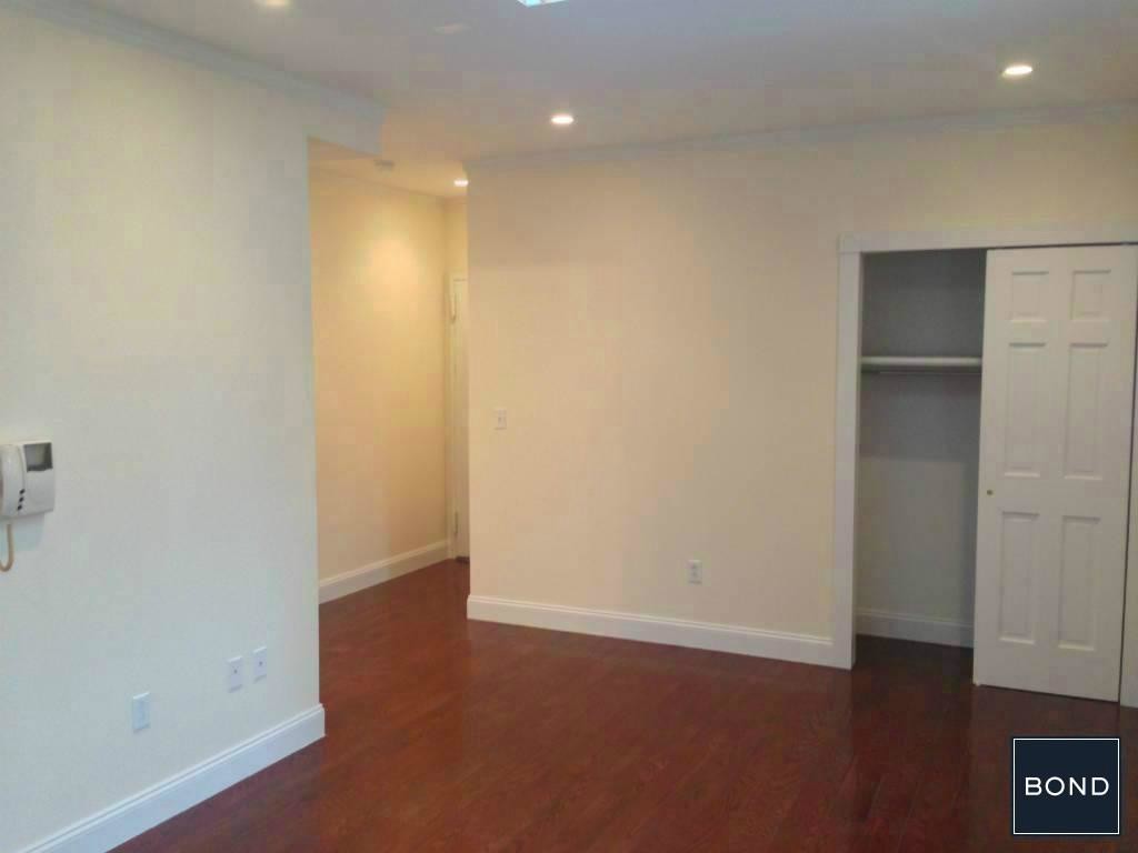 Primary Photo - 160 W 28th St