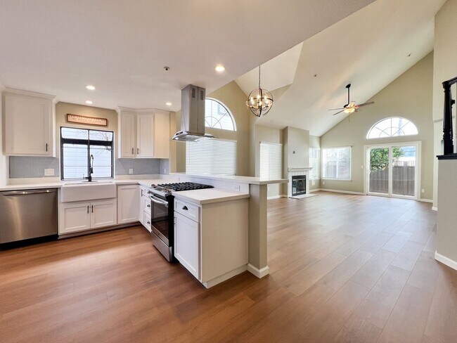 Foto del edificio - Updated Four Bedroom Home in the Heart of Napa