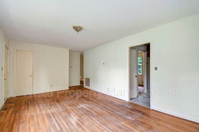 Building Photo - 709 Norris Ave