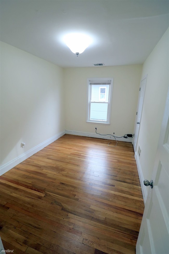 Building Photo - 2 br, 1 bath  - 149 Franklin St Apt 3F