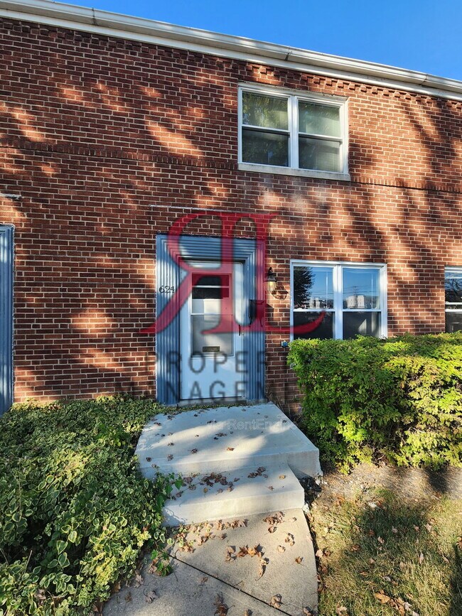 Foto del edificio - 624 Chatham Rd