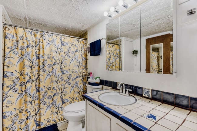 Building Photo - 187 River Oaks Dr