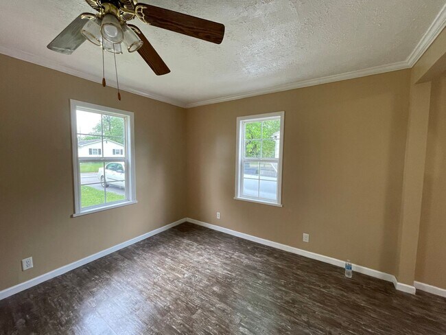 Foto del edificio - Cozy Peaceful 2 Bedroom Milan Home with Garage