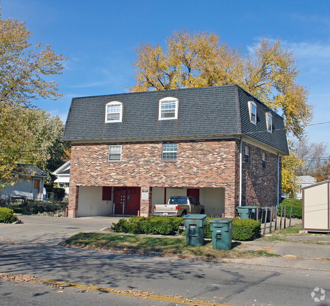 Foto del edificio - 1635 Watervliet Ave