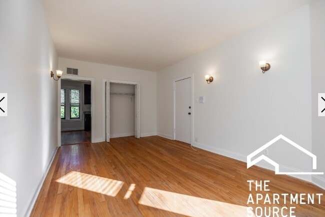 Building Photo - 4036 N Ashland Ave